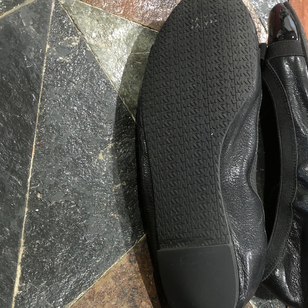 Michael Kors Fulton Ballet Flats Black Sz 10 leather and patent leather Bow&Logo - Picture 8 of 16